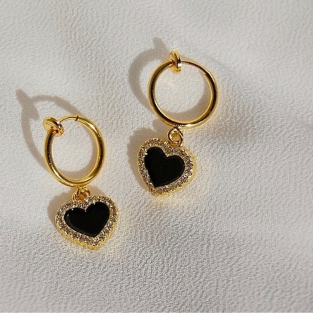 3/$25 New Gold Tone Hollow Out Black Heart Earrings O/S - Picture 2 of 3